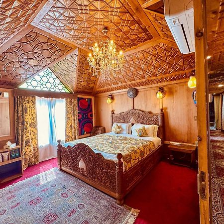 New Jacquline Heritage Houseboats Σριναγκάρ Εξωτερικό φωτογραφία