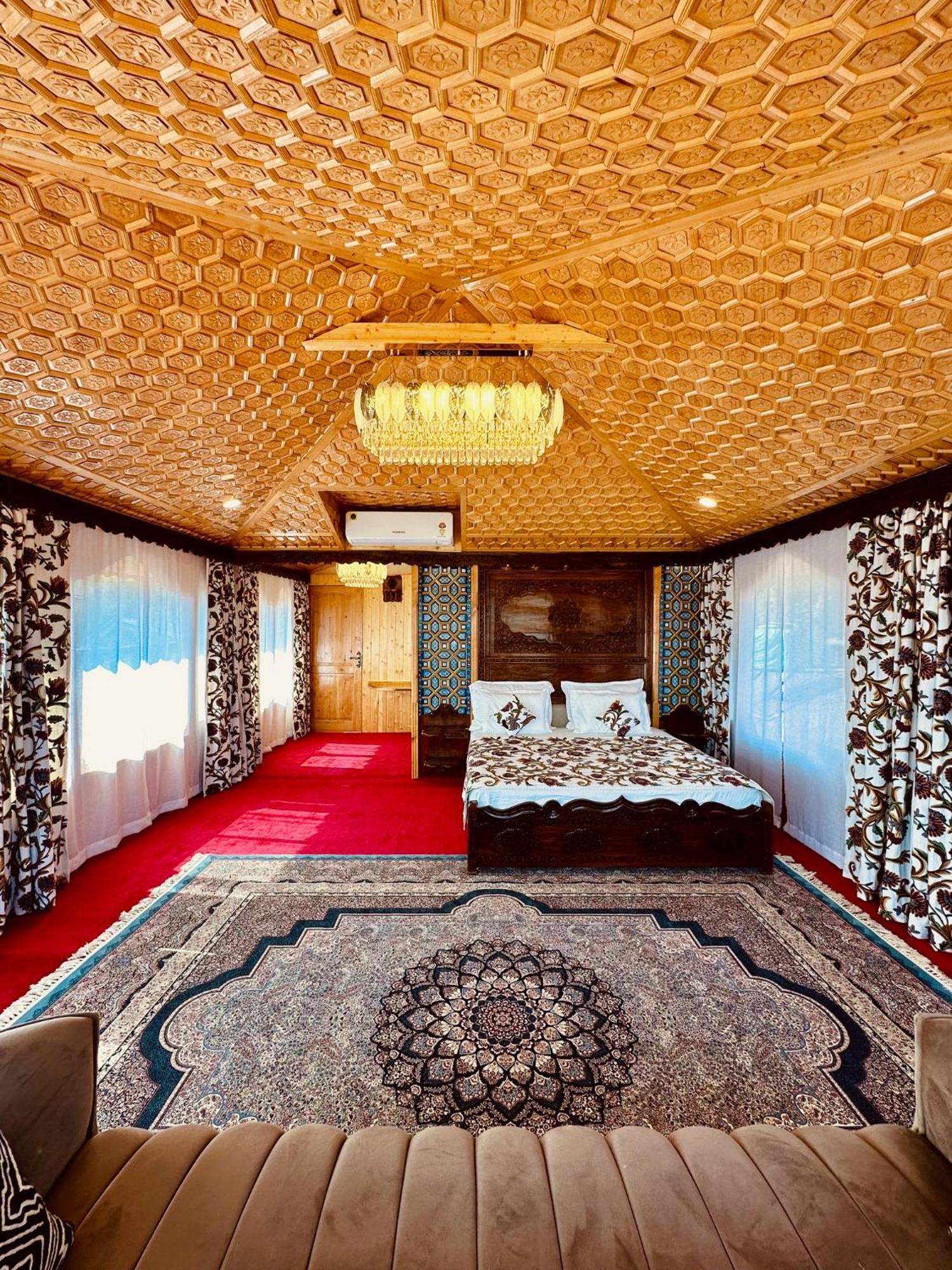 New Jacquline Heritage Houseboats Σριναγκάρ Εξωτερικό φωτογραφία