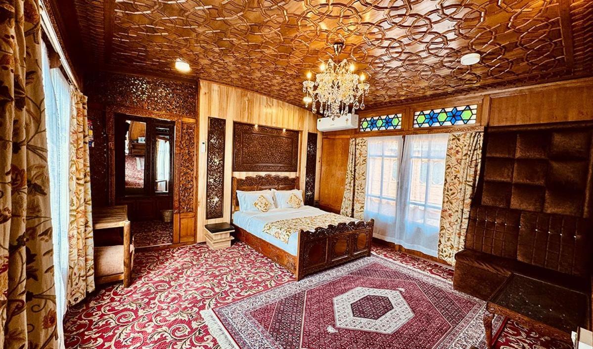 New Jacquline Heritage Houseboats Σριναγκάρ Εξωτερικό φωτογραφία
