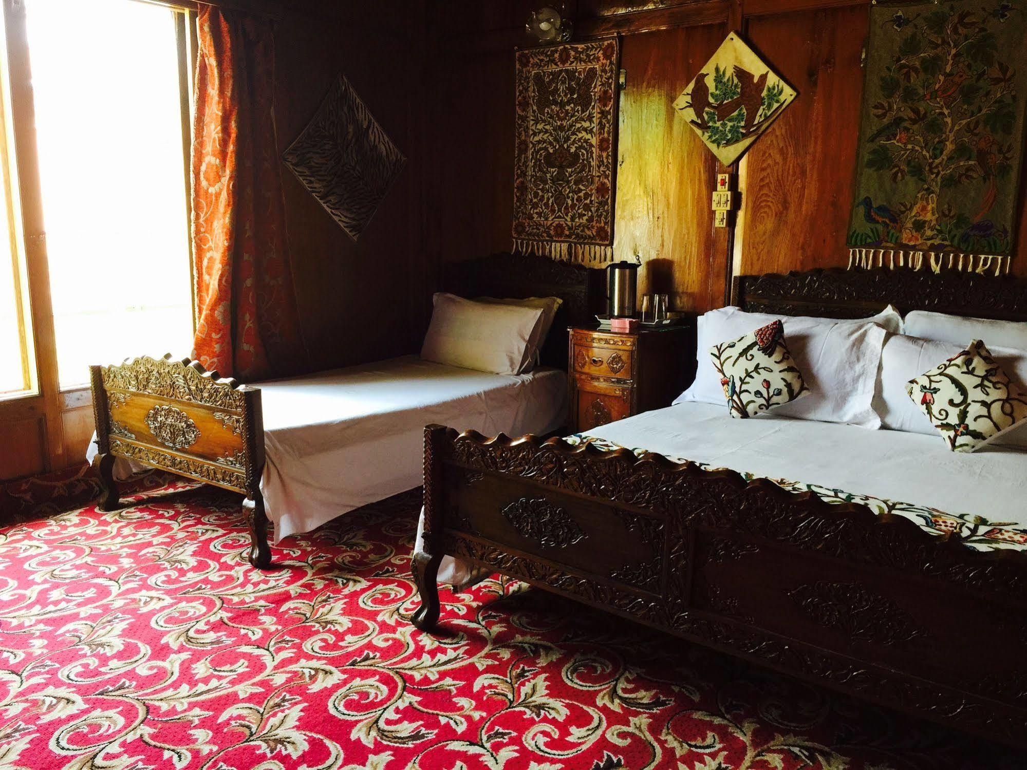 New Jacquline Heritage Houseboats Σριναγκάρ Εξωτερικό φωτογραφία