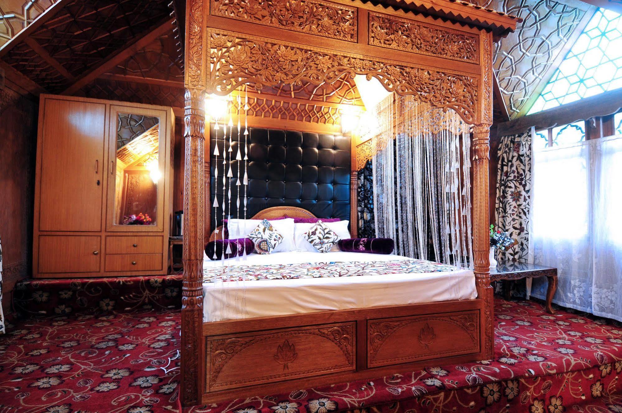 New Jacquline Heritage Houseboats Σριναγκάρ Εξωτερικό φωτογραφία