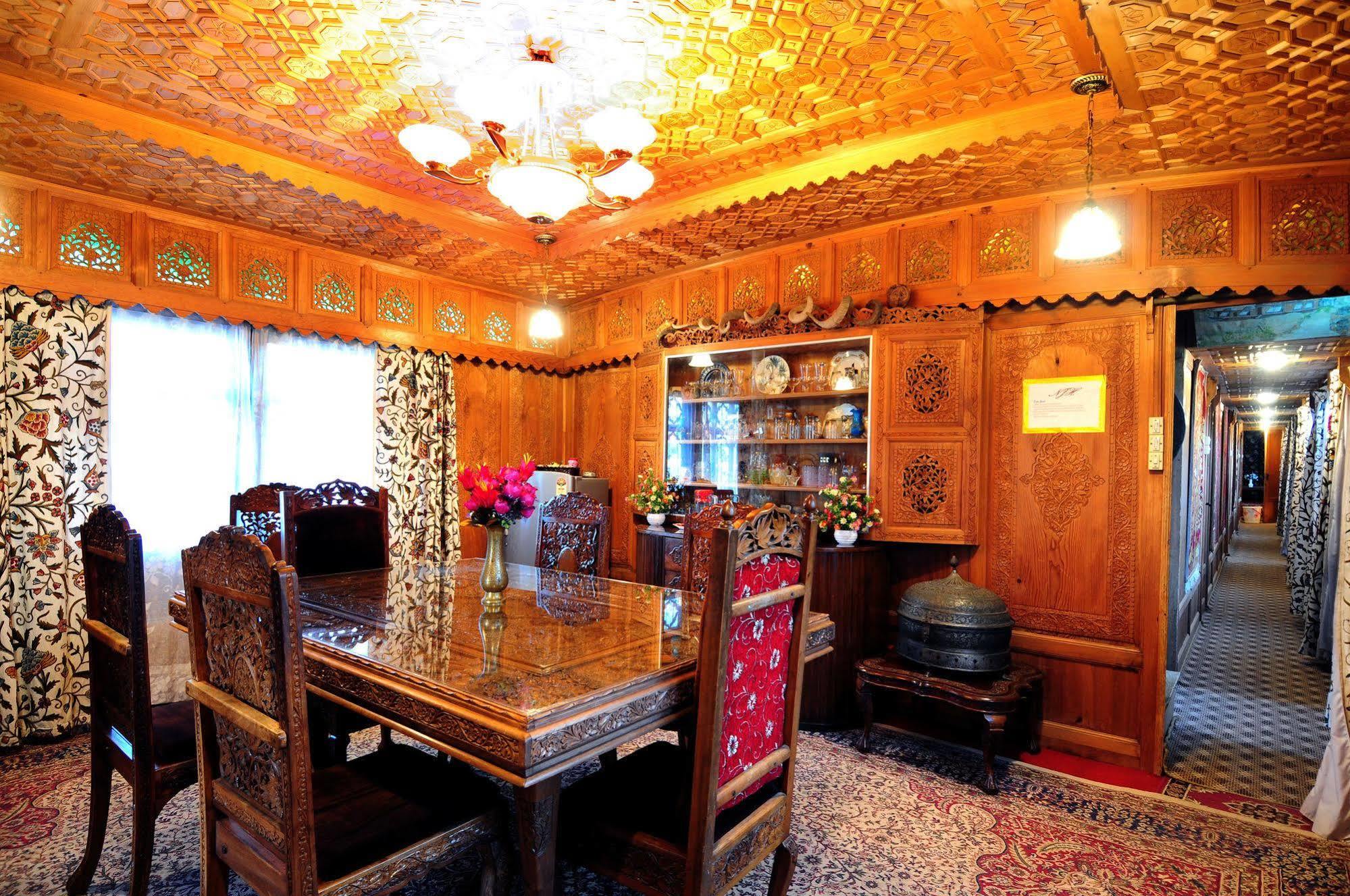 New Jacquline Heritage Houseboats Σριναγκάρ Εξωτερικό φωτογραφία